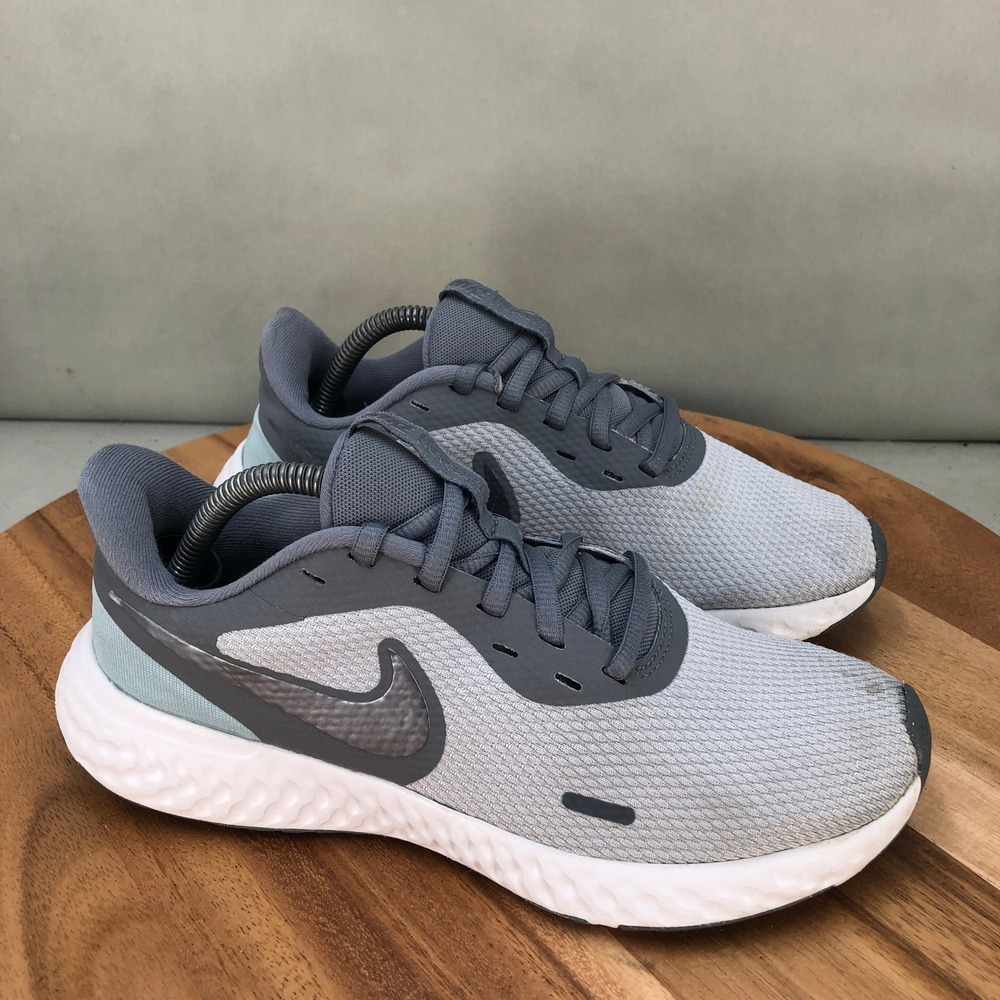 Nike Revolution 5 Running Shoes Womens 6.5 Gray Lightweight Cushioned Comfort